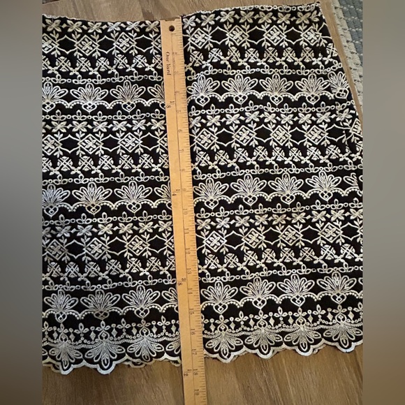 Loft Skirt Black Eyelet Lined Embroidered Womens Size 6 - Picture 8 of 8
